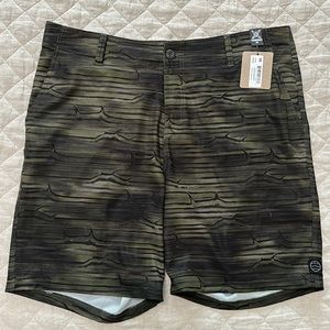 New with tags men’s Fishworks shorts